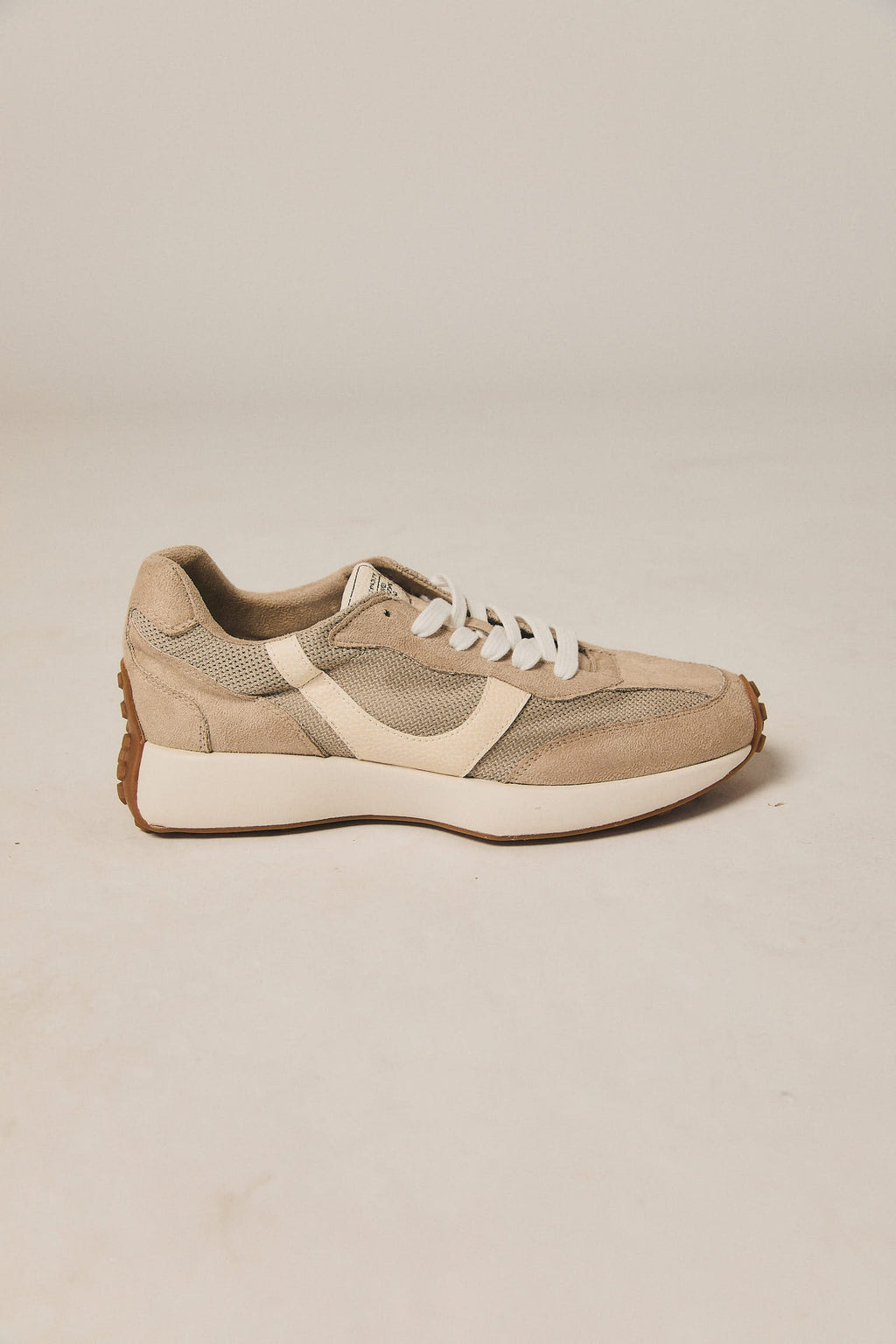 Zapatilla deportiva calada beige
