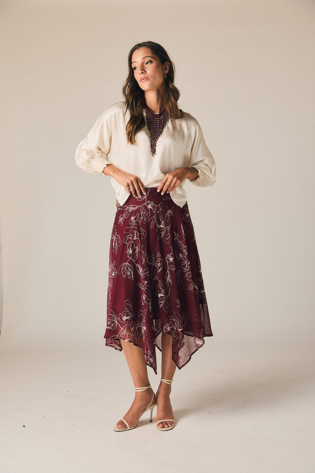 Falda midi picos estampado floral vino