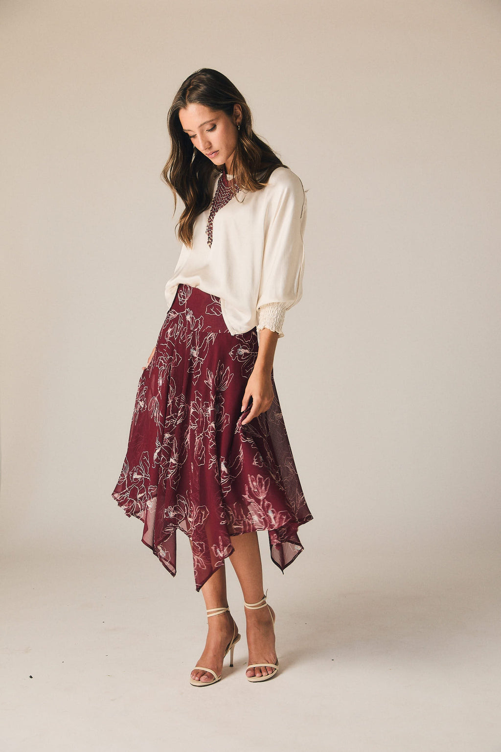 Falda midi picos estampado floral vino