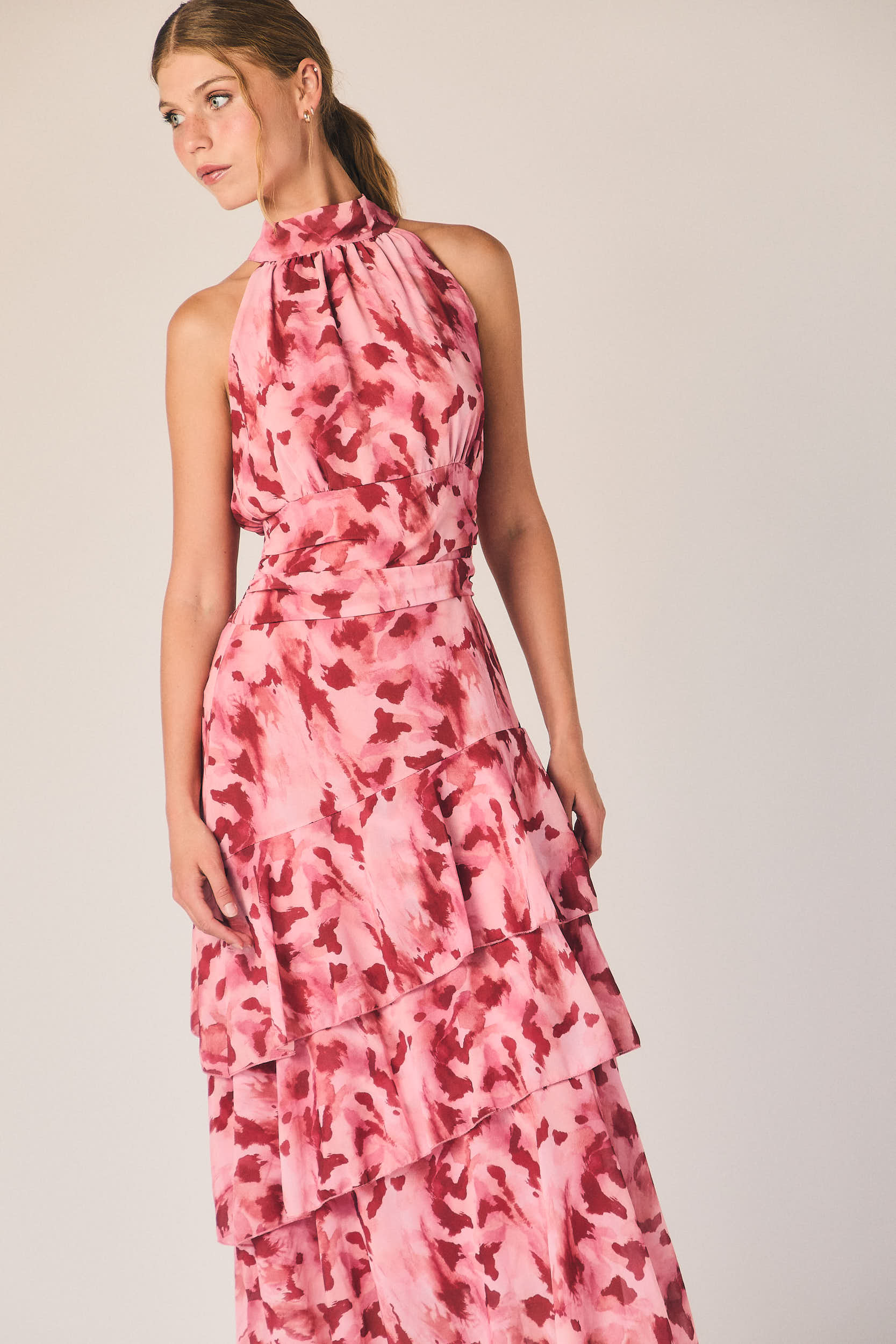 Vestido halter estampado acuarela rosa