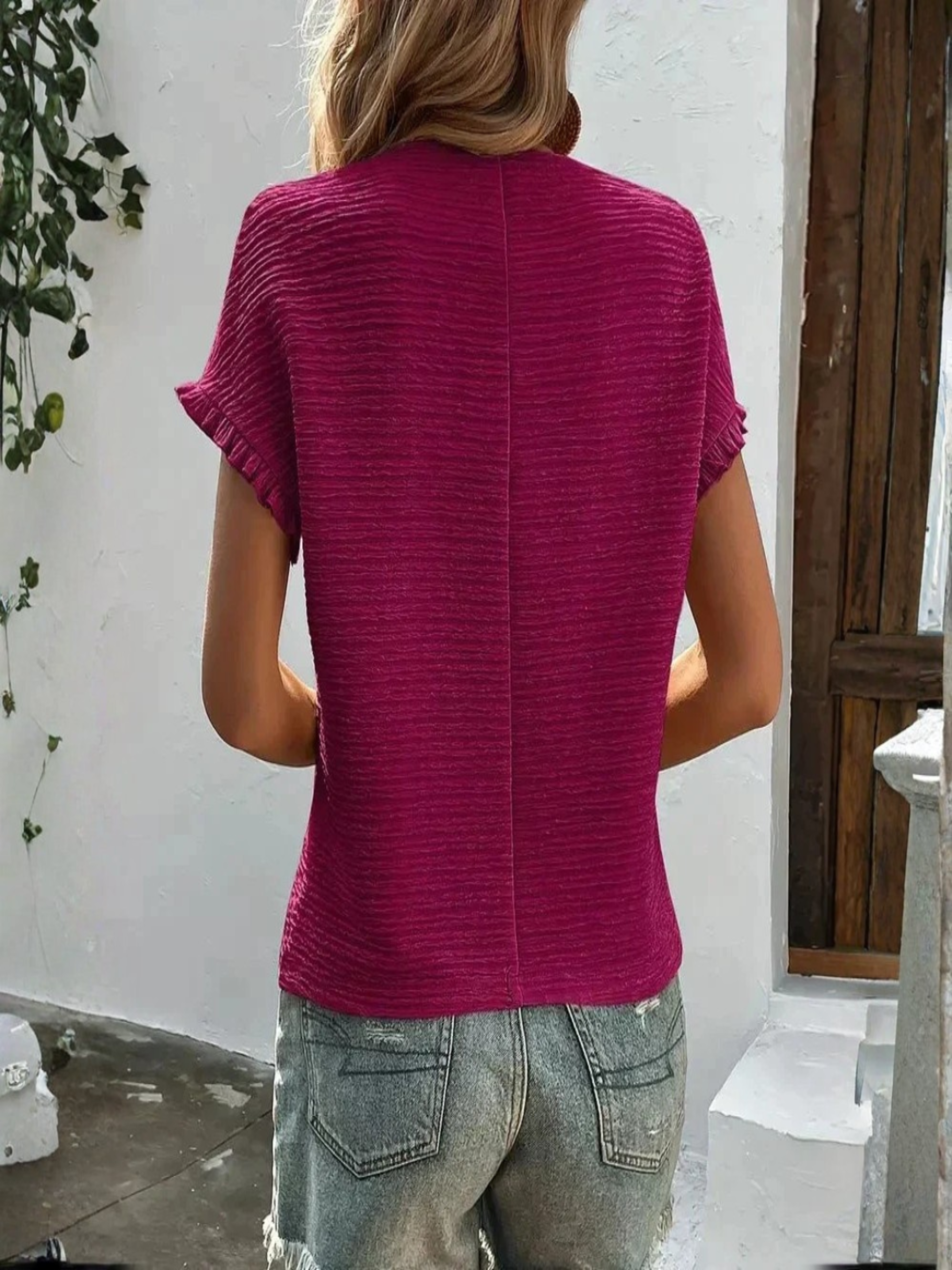 Aroa | Camiseta Básica Mujer Manga Corta Volantes Cuello Redondo Textura Lisa