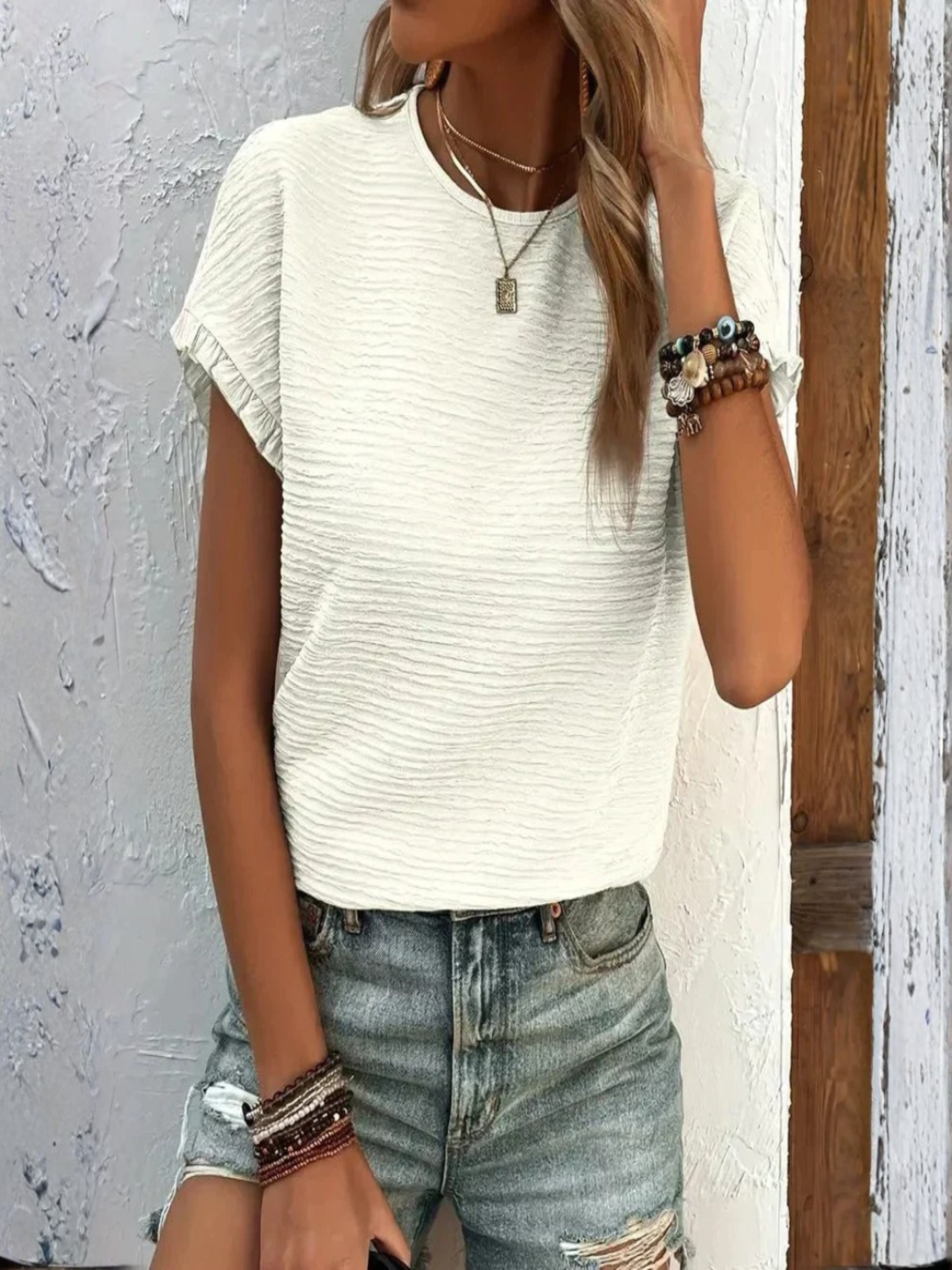 Aroa | Camiseta Básica Mujer Manga Corta Volantes Cuello Redondo Textura Lisa