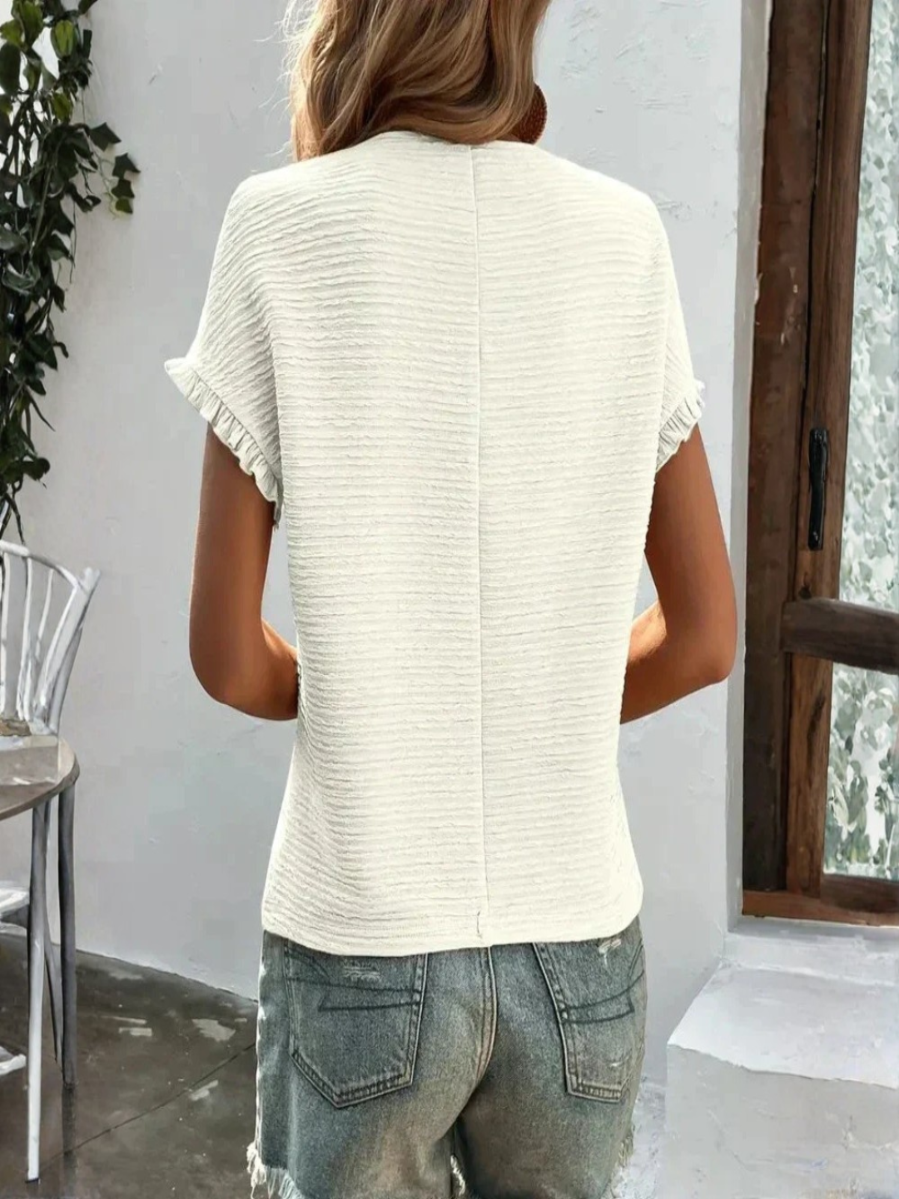 Aroa | Camiseta Básica Mujer Manga Corta Volantes Cuello Redondo Textura Lisa