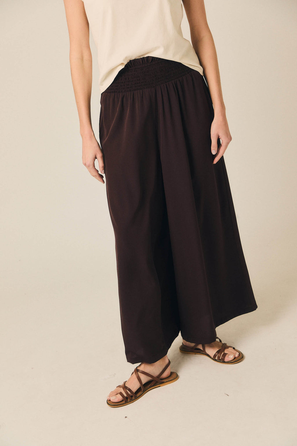 Pantalón ancho marrón chocolate