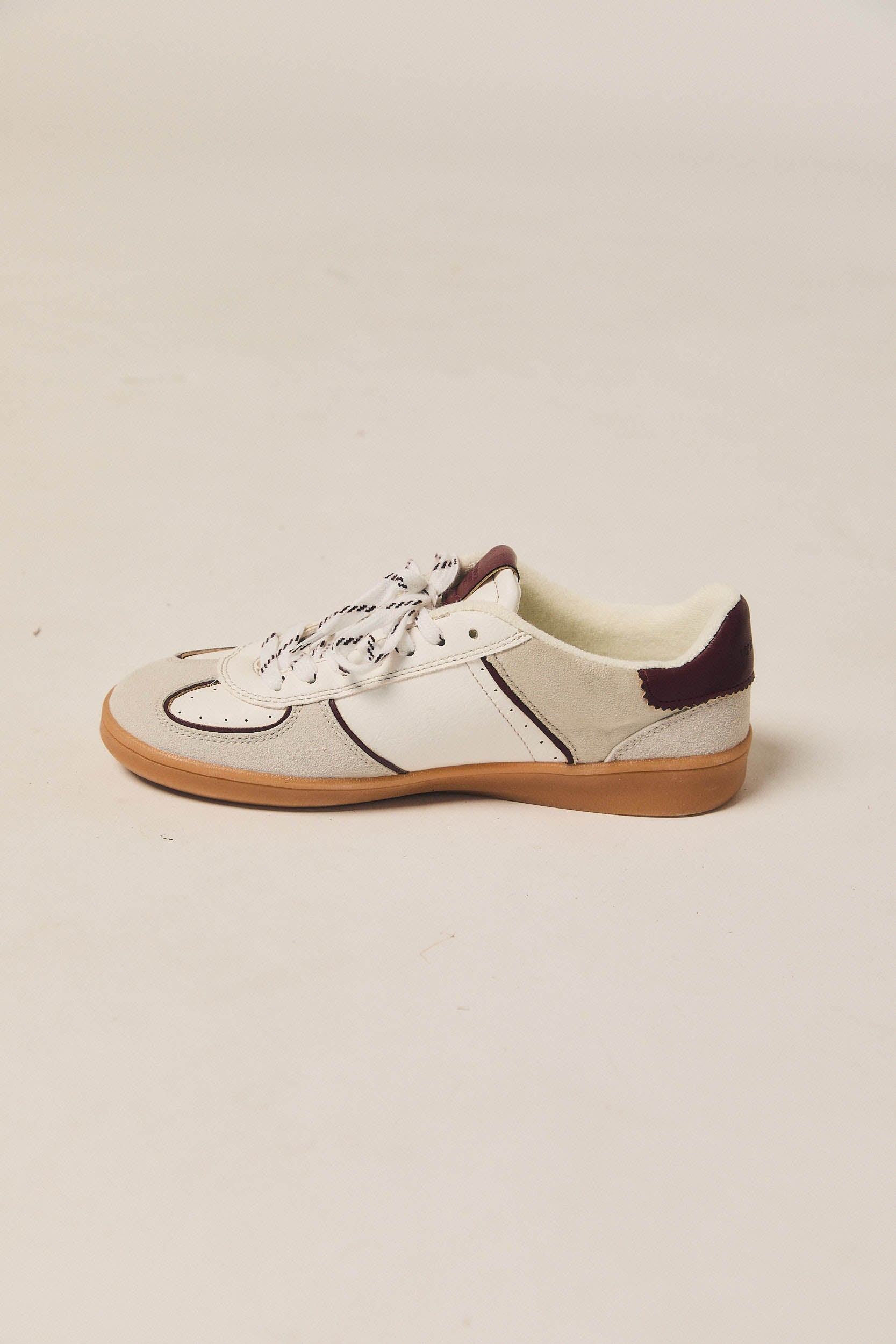 Zapatilla combinada rayas burdeos crudo
