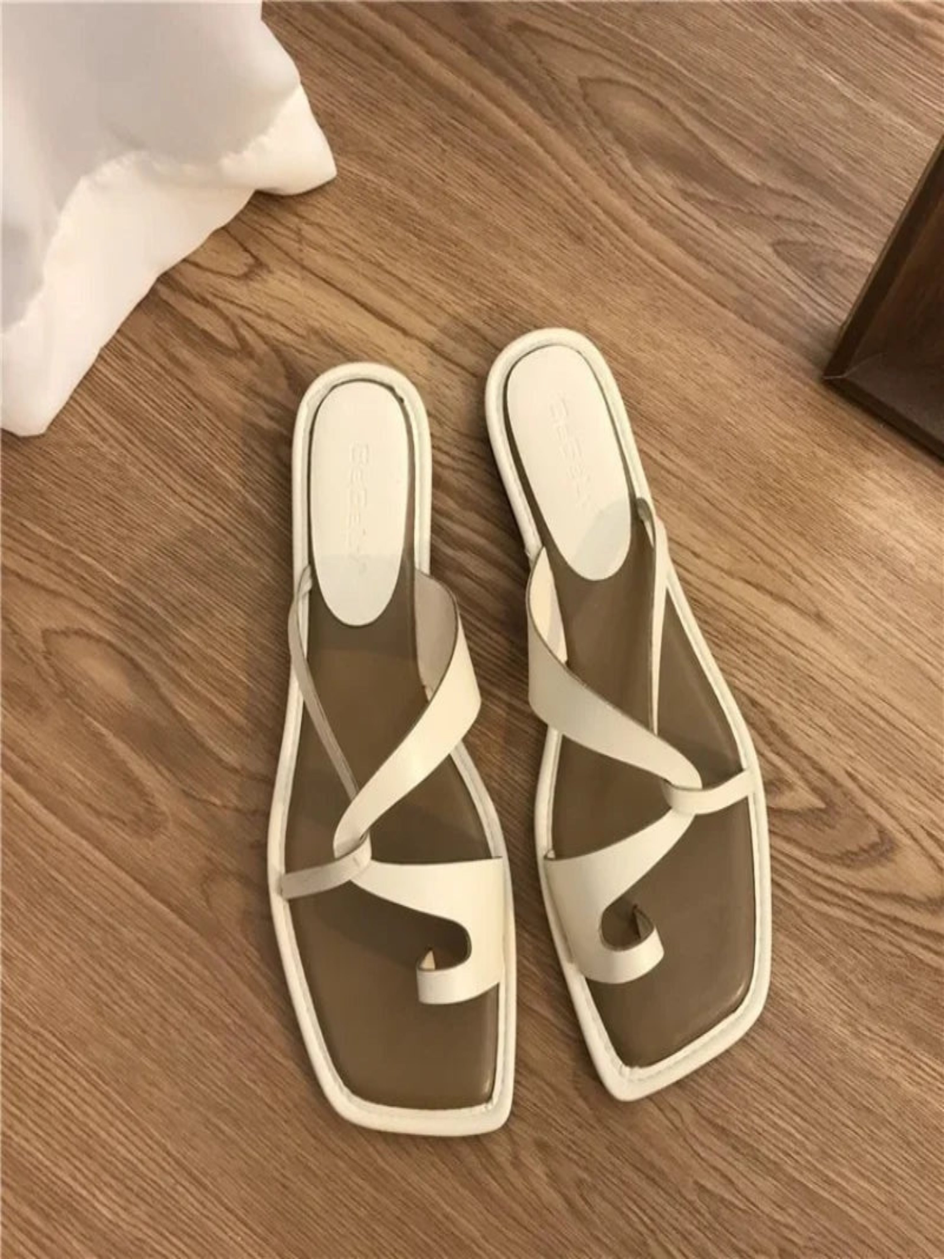 Lola | Chanclas Planas Dedo Mujer Tiras Cruzadas